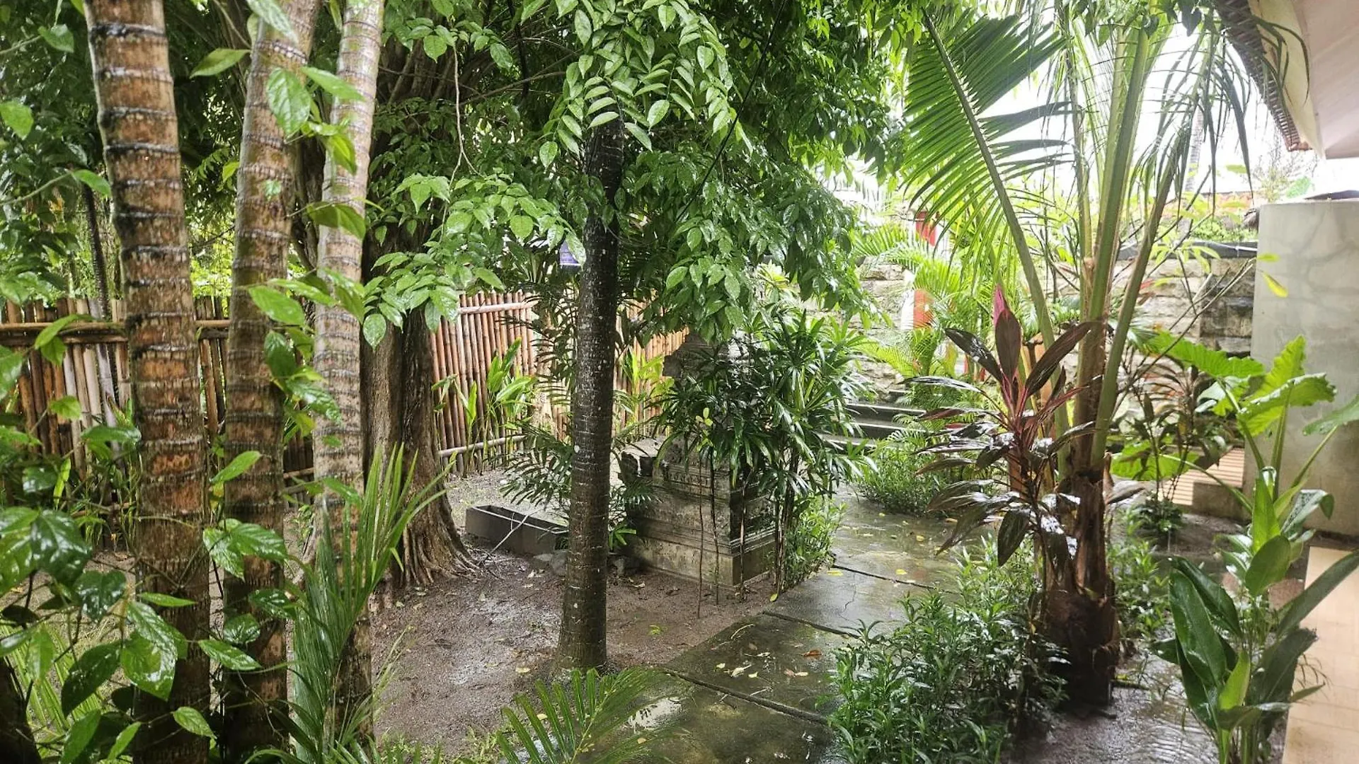 Two Brothers Guesthouse Legian  0*, Legian (Bali)